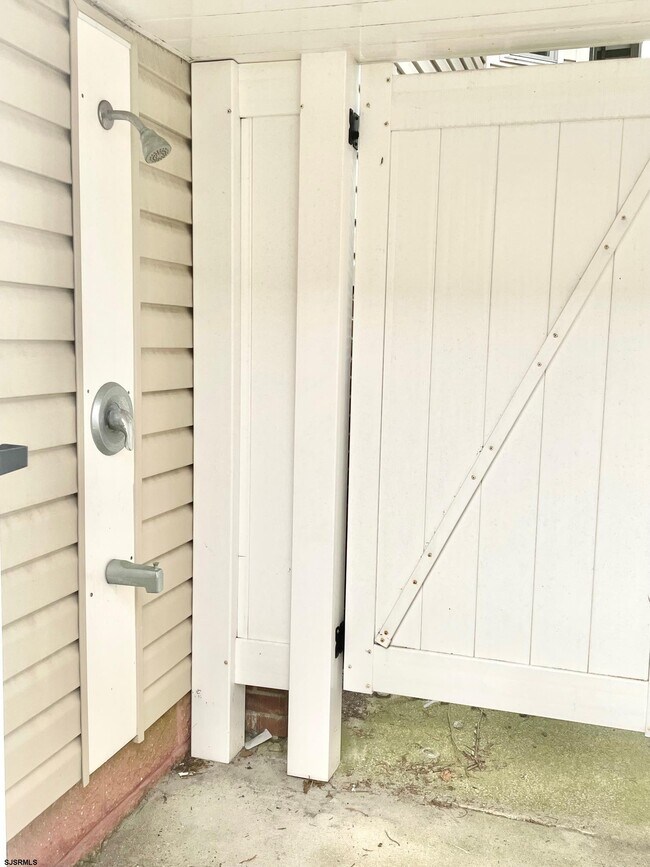 Building Photo - 12 S Washington Ave