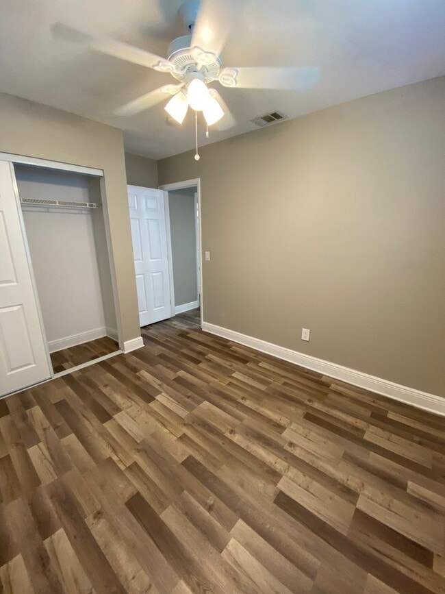 Building Photo - 107 Karde Ln