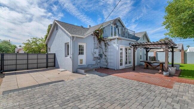 Building Photo - 114 W Windsor Ave