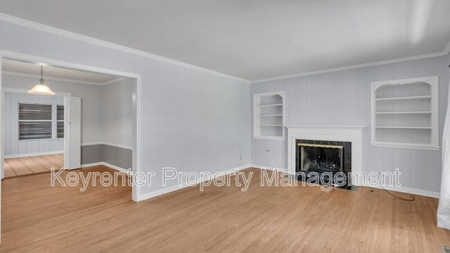 Building Photo - 2220 S Indianapolis Ave