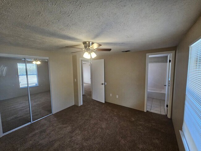 Building Photo - Cozy 3Bed/2Ba Brick Home Convenient to Shopping, Dining & Tyndall AFB! *1/2 OFF 1st Month's Rent!*