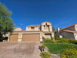Building Photo - Spacious Home in the Heart of Green Valley