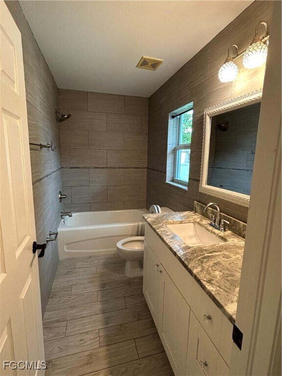 Building Photo - 2213 SW 13th St