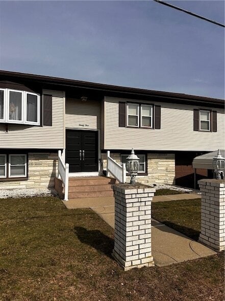 Building Photo - 24 Lewis St