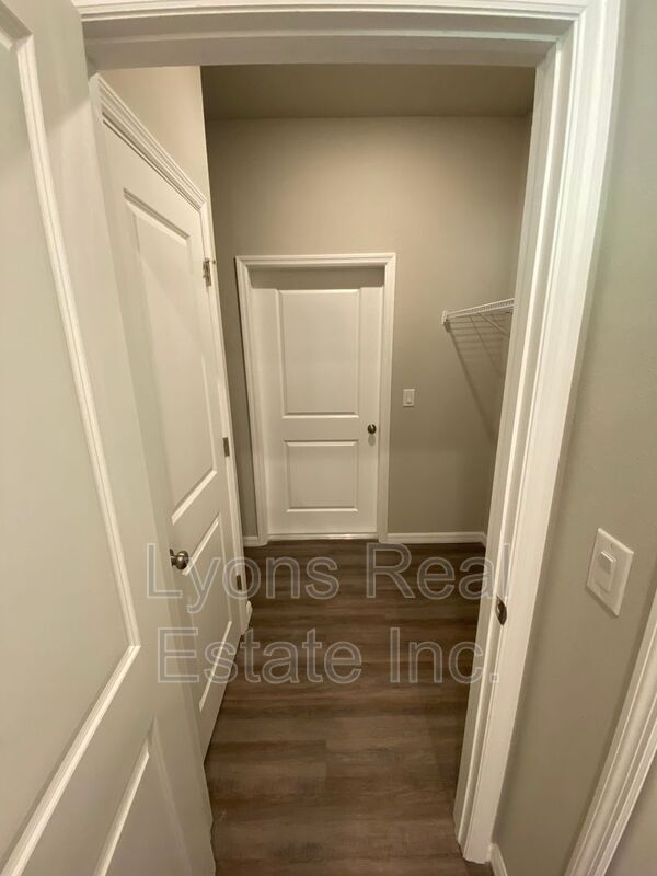 Building Photo - 5625 Abelman Rd