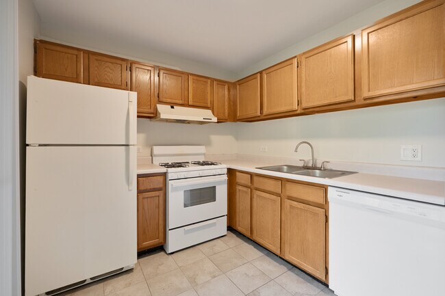 Building Photo - 546 E Shag Bark Ln