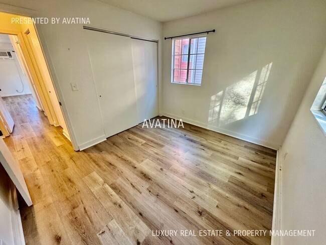 Building Photo - Video - Updated 2 bdrm condo - Close to Ev...