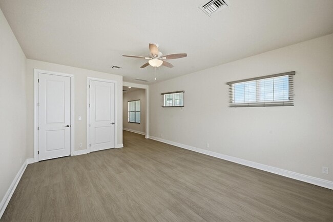 Building Photo - 9334 Crestview Cir