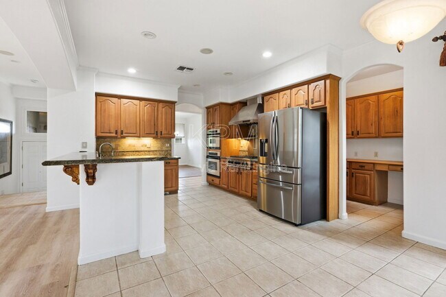 Building Photo - 5956 St Andrews Dr