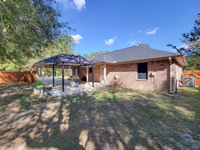 Building Photo - Welcome to your next home in the heart of Downtown Cleveland, Texas! This inviting 3-bedroom, 2-b...