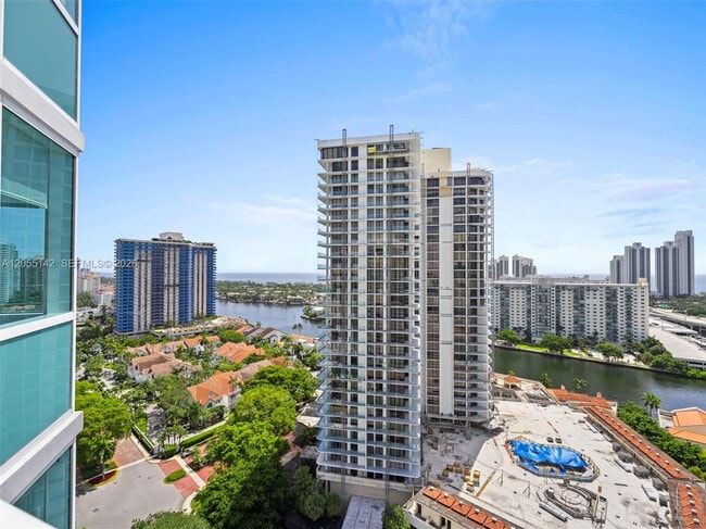 Building Photo - 19400 Turnberry Way