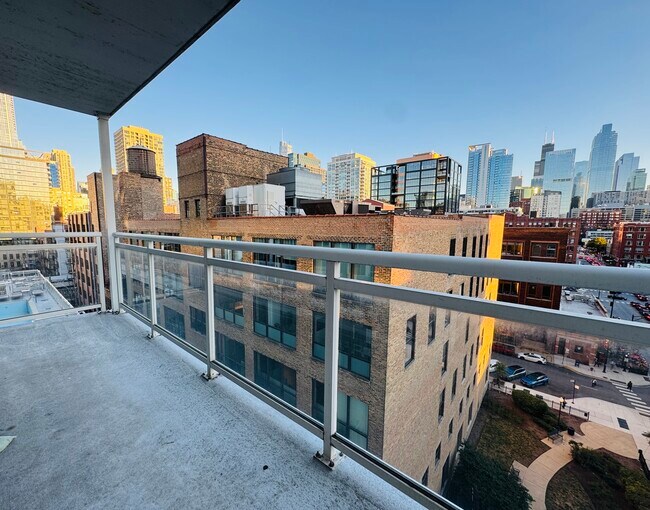 Building Photo - 757 N Orleans St