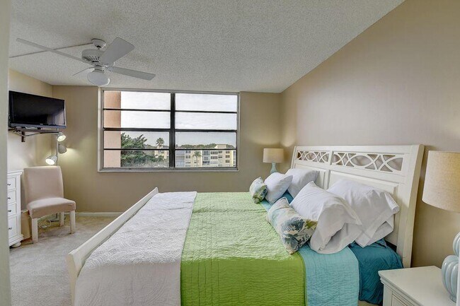 Building Photo - 14671 Bonaire Blvd