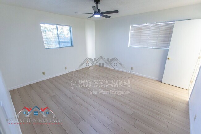 Building Photo - 5706 E Des Moines St