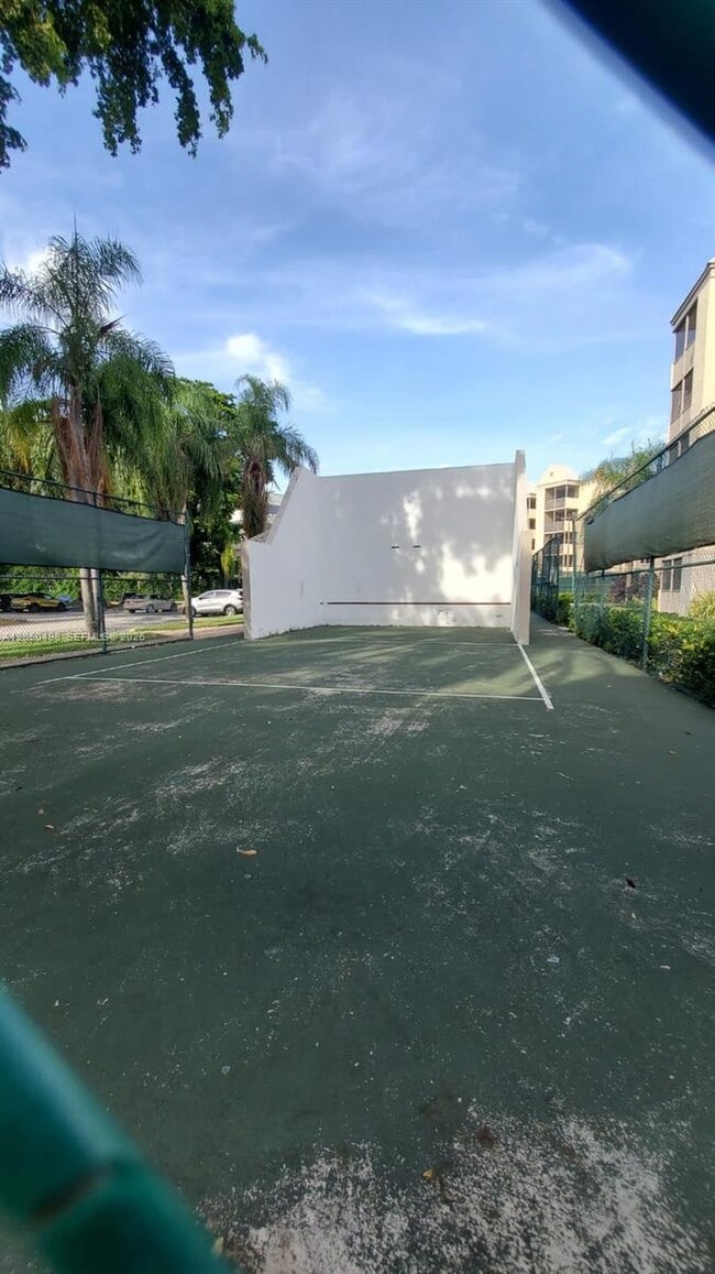 Building Photo - 8205 Lake Dr