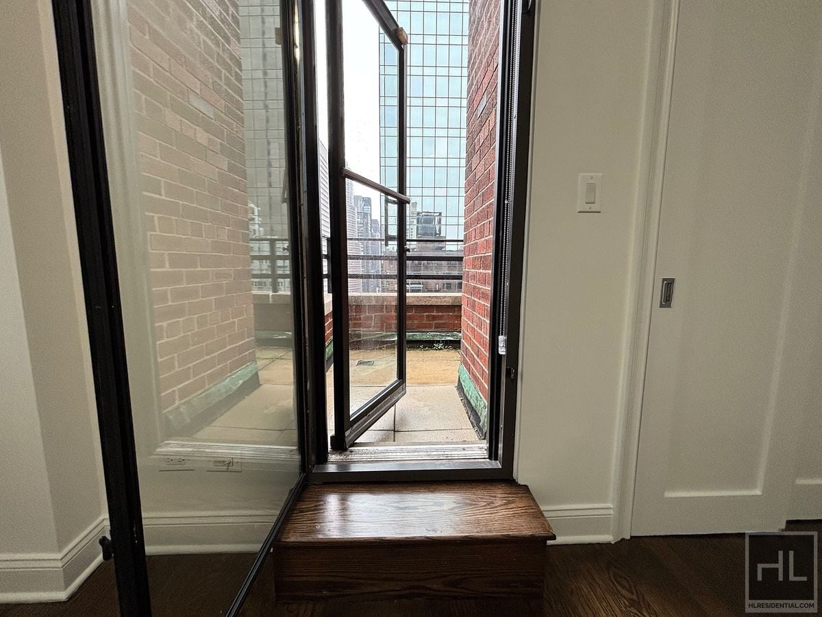 Building Photo - EAST 57 STREET