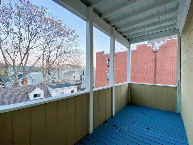 Building Photo - 257 Beacon St