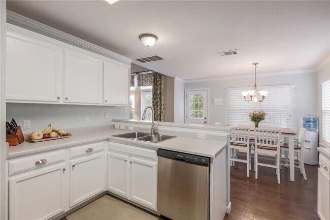 Building Photo - 7908 Portland Trail
