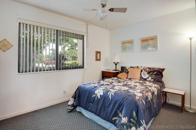 Building Photo - 3154 Via Poinciana