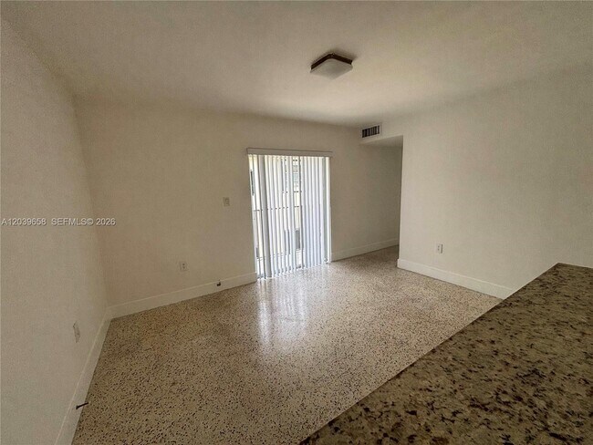 Building Photo - 458 E 31st St