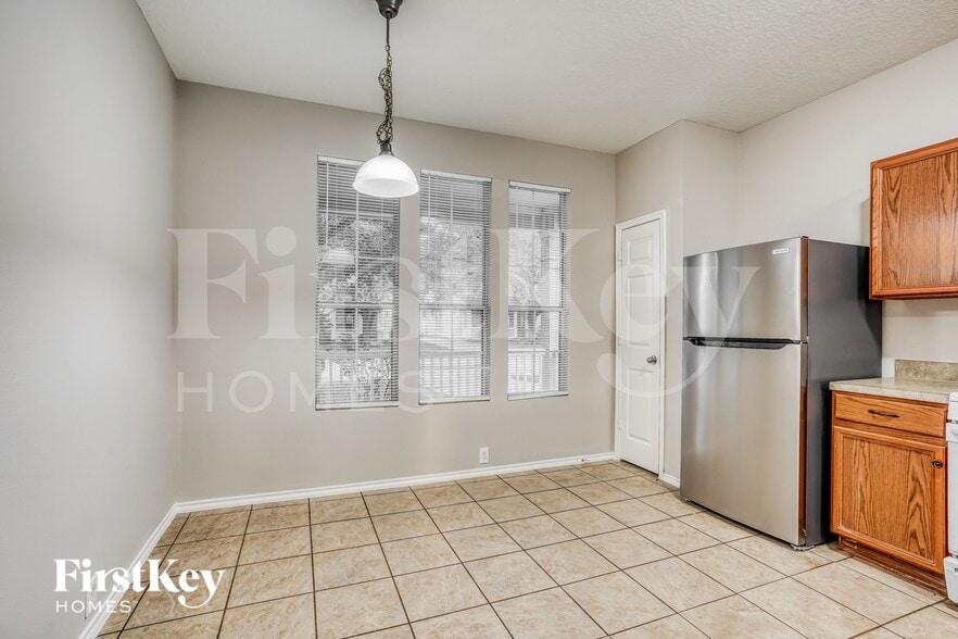 Building Photo - 6331 Scotchwood Dr
