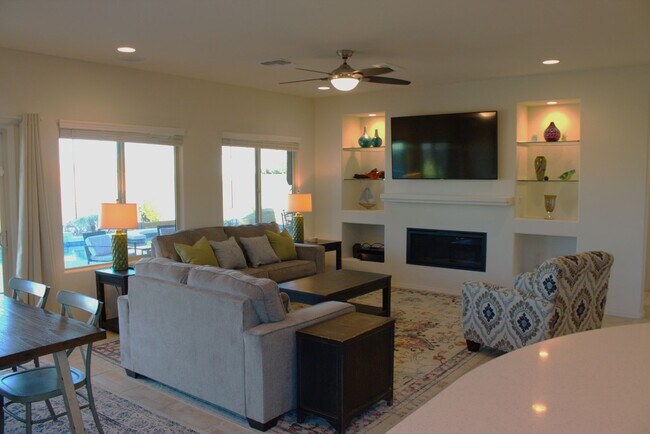 Building Photo - Fully furnished short term rental in Florence w/heated pool and spa