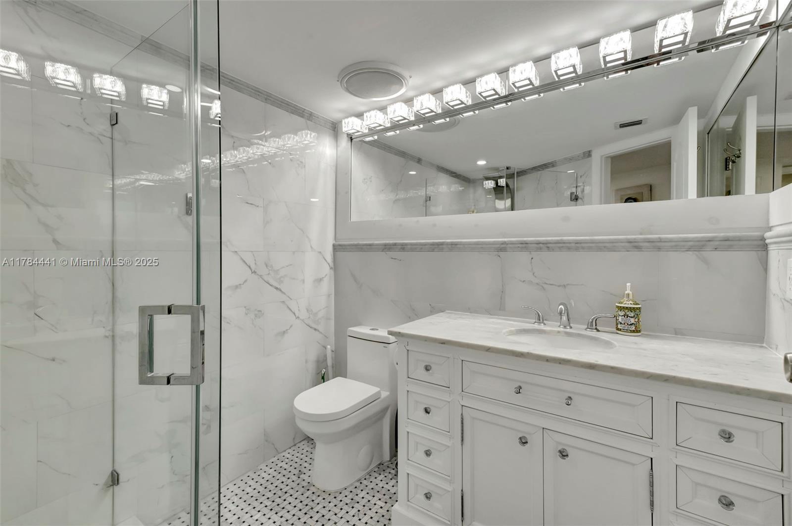 Building Photo - 2401 Collins Ave