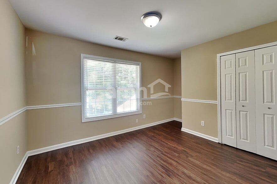 Building Photo - 1852 Clear Springs Ln