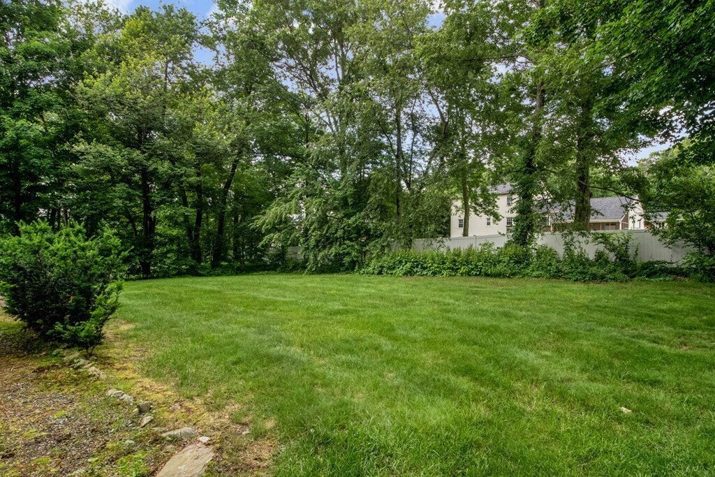 Building Photo - 18 Ladyslipper Dr