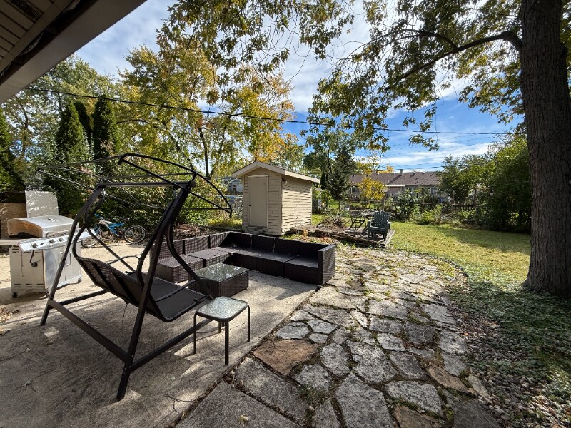 Building Photo - 10231 Hawthorne Dr