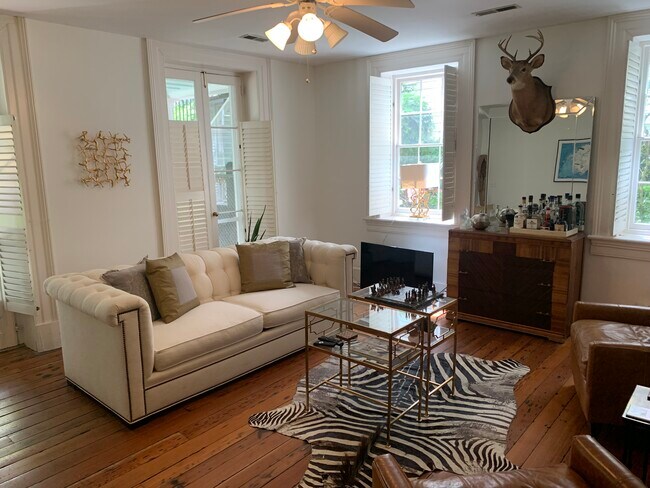 Living Room - 44 Montagu St