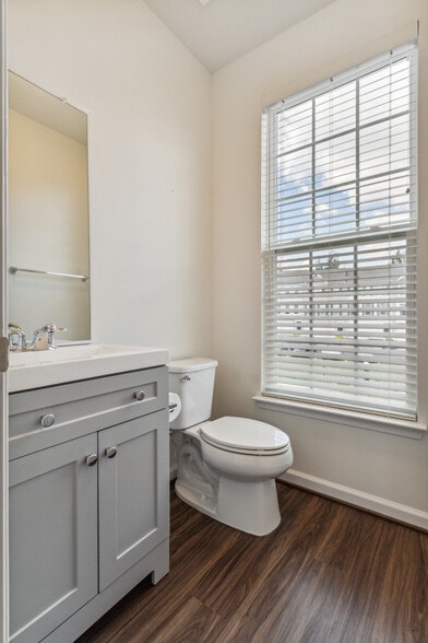 Main half bath - 9093 Connor House Rd