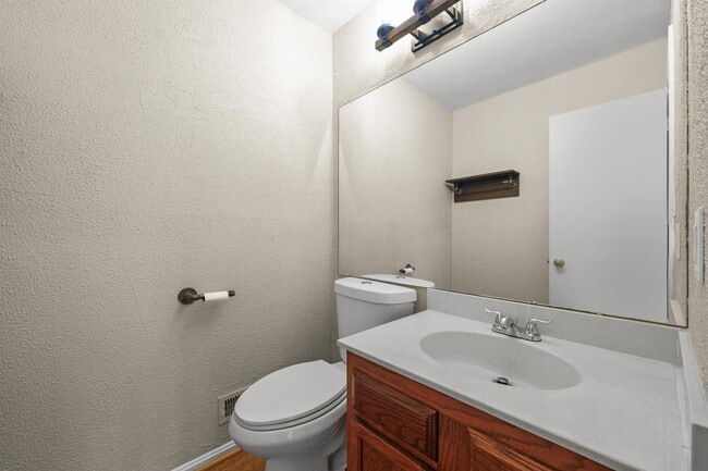 Building Photo - 8852 Thomas Lea Terrace