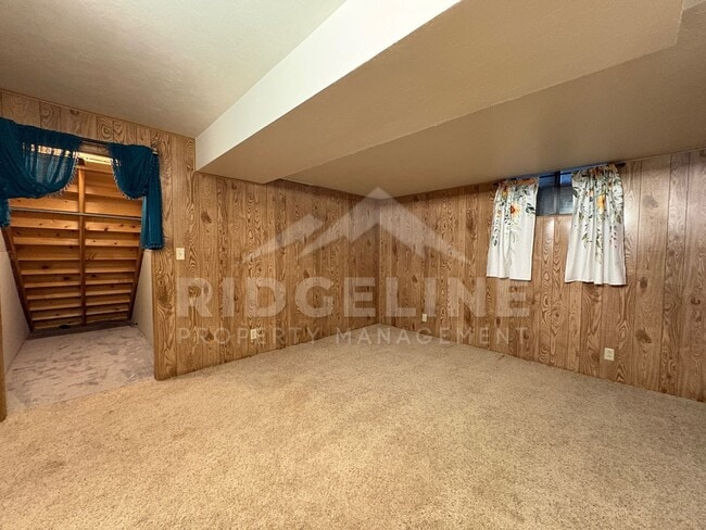 Building Photo - 948 N 900 E