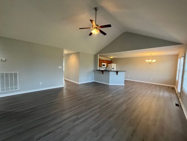 Building Photo - 306 Deluth Dr