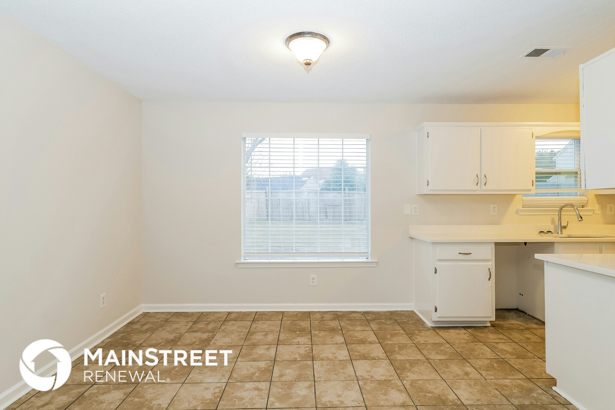 Building Photo - 4793 Northwood Hills Dr