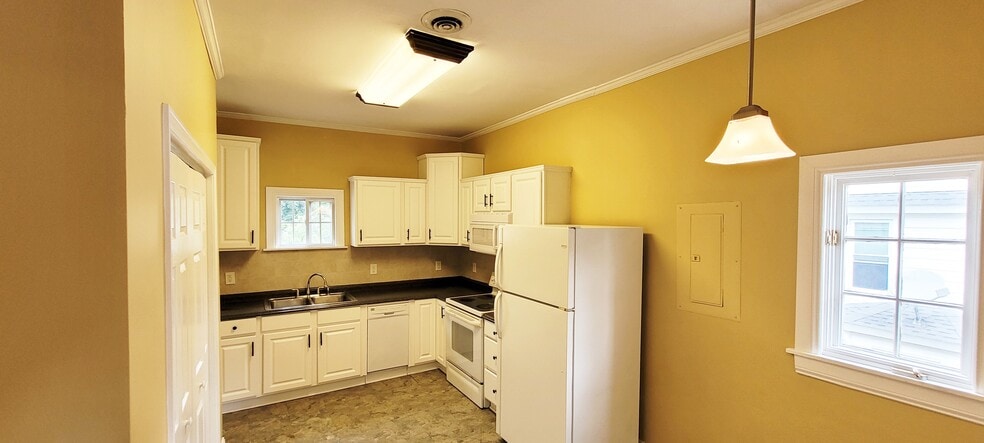 Kitchen - 350 Euclid Ave