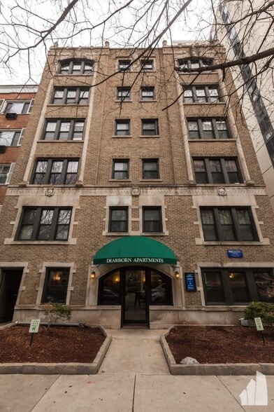 Building Photo - 1325 N Dearborn St