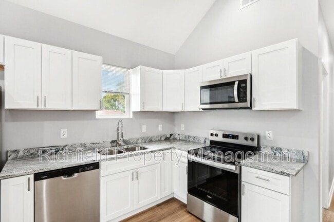 Building Photo - 1602 Quill St