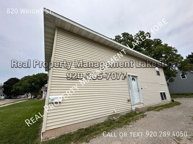 Building Photo - 820 Wright St