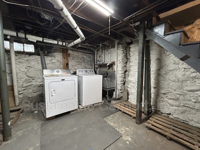 Building Photo - 7 Ureco Terrace