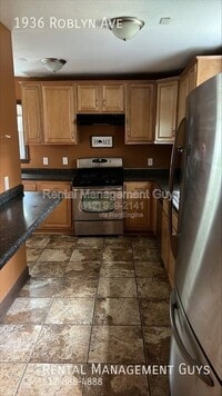 Building Photo - 1936 Roblyn Ave