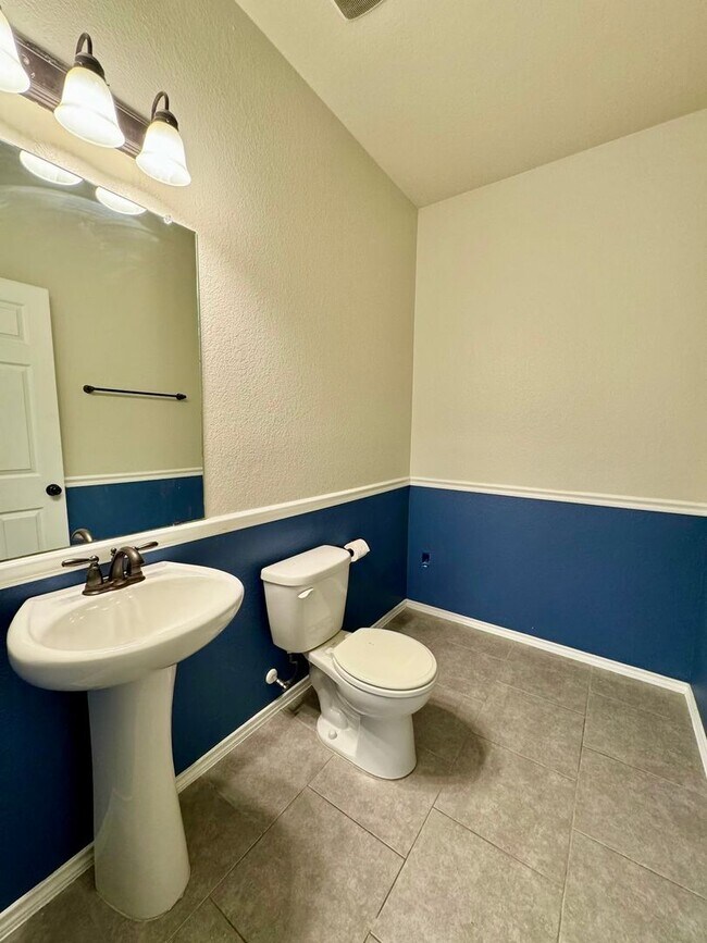 Building Photo - AVAILABLE SOON!