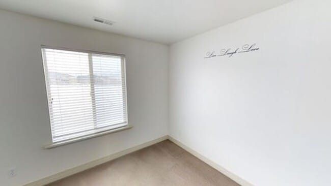 Building Photo - A PERFECT TOWNHOME IN EAGLE MOUNTAIN