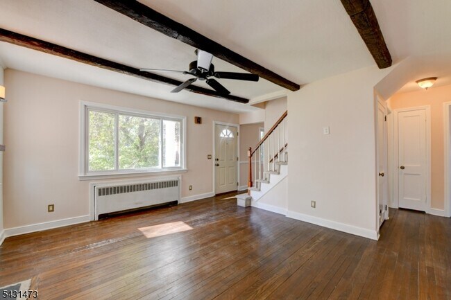 Building Photo - 72 Colonial Dr