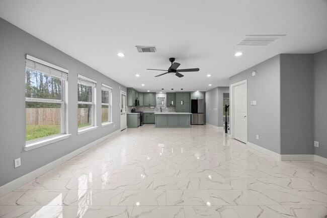 Building Photo - 4500 Upland Cir Dr