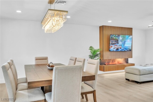 Building Photo - 3485 Shamrock Ave