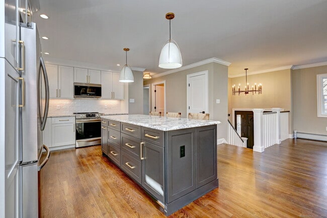 Building Photo - 155 Pastors Walk