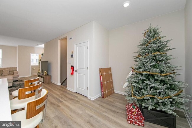 Building Photo - 272 Macoun Way