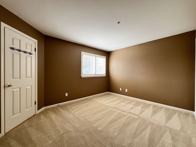 Building Photo - Charming Napa Condo in Quiet Court Setting